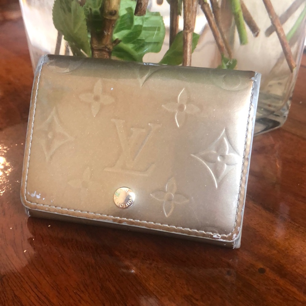 🦋FINAL PRICE DROP🦋Louis Vuitton Vernis Wallet